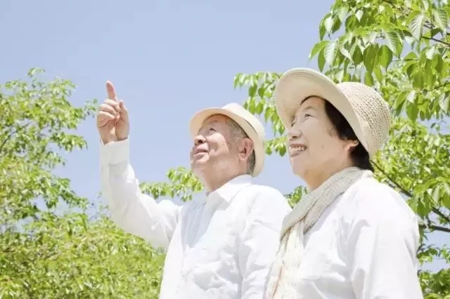 【制剂室】三大黄金养生时间段：早养胃，午养心，晚养百脉！