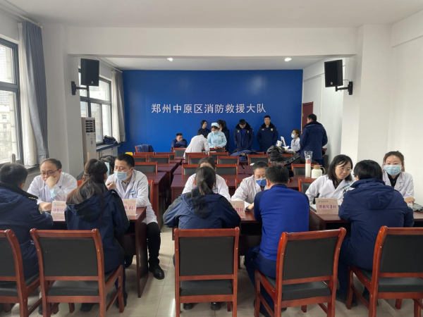 【中医药文化进机关】中医义诊暖人心 消防卫士护平安