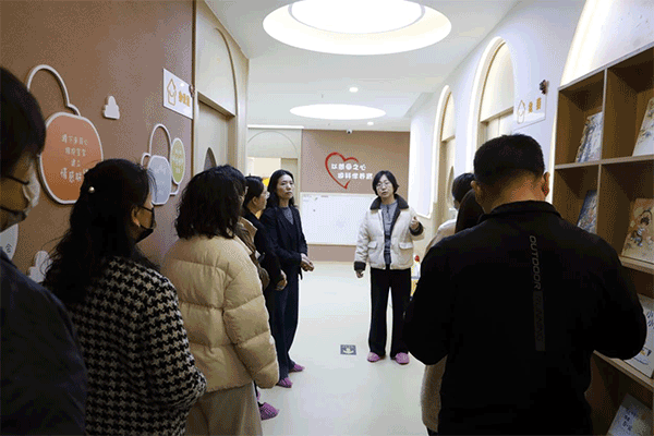 中原区卫健委领导调研郑州市中医院托育中心并召开建设工作推进会